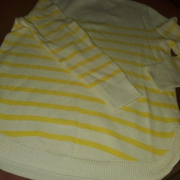 Sweater - Picture 3 of 3